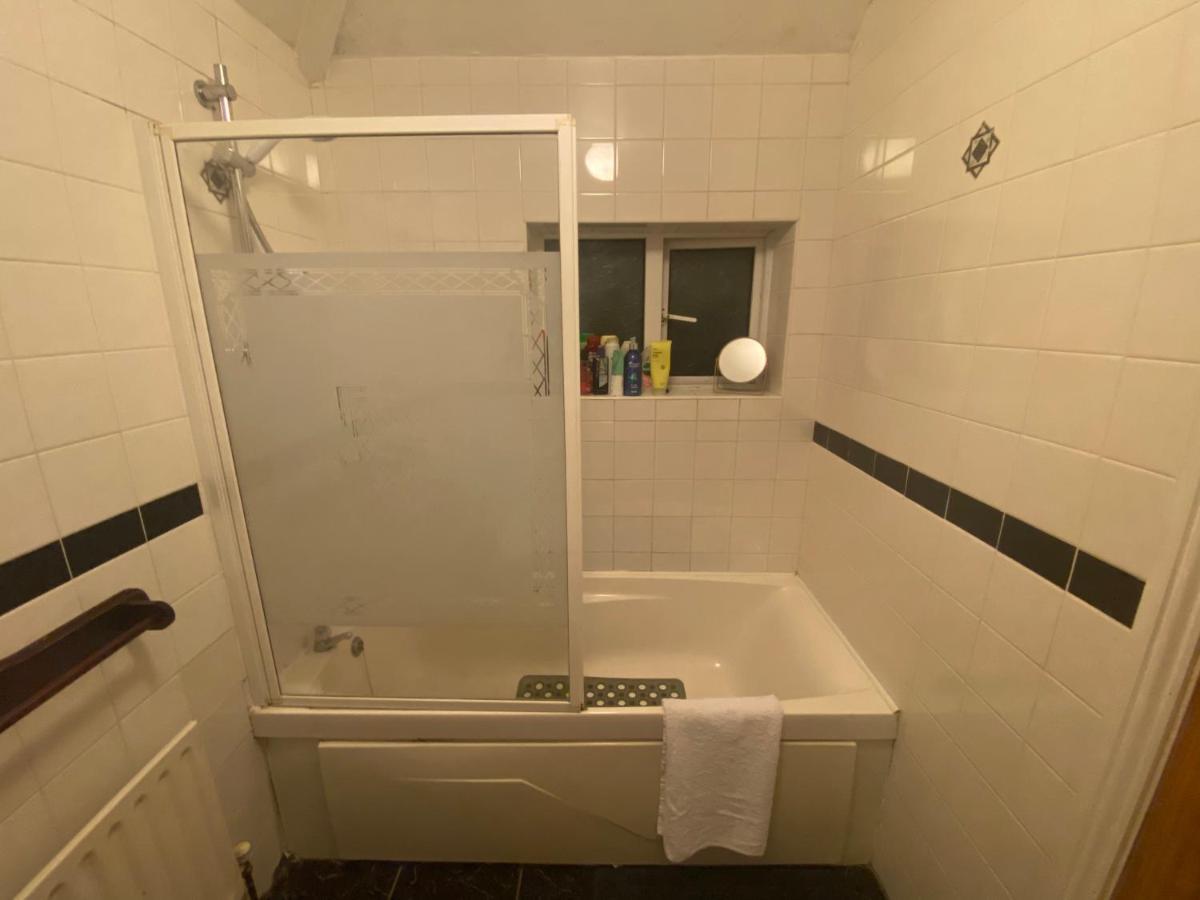 Cosy City Centre Guest Room Shared Home Galway Exterior photo